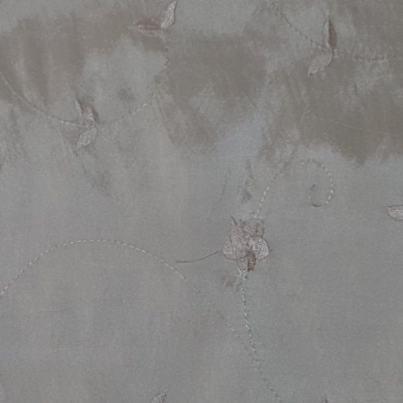 Fabric Tablecloth 128" Round Machine Embroidered Formal - Picture 4 of 9